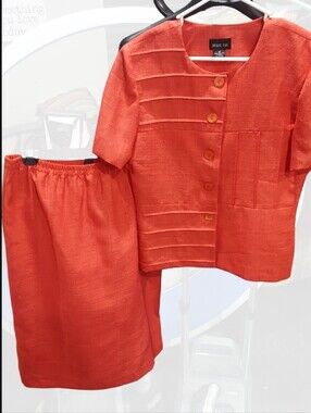 Vintage Leslie Fay 2 Piece Lightweight Skirt And Top